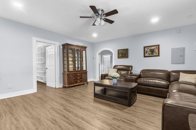 1938 English Street, North Charleston, SC 29405