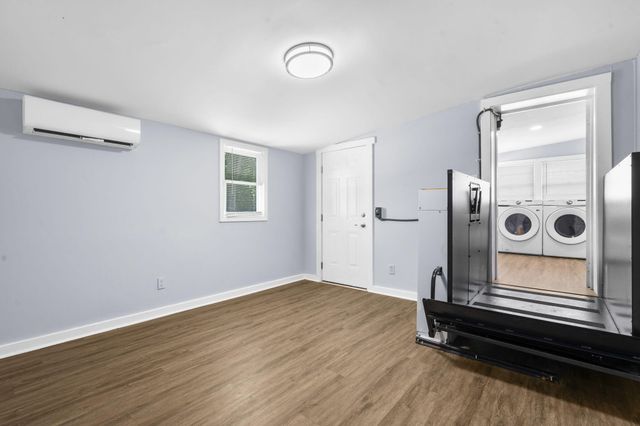 1938 English Street, North Charleston, SC 29405