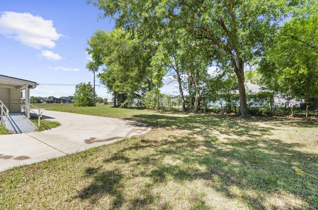 1938 English Street, North Charleston, SC 29405
