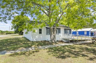 1938 English Street, North Charleston, SC 29405