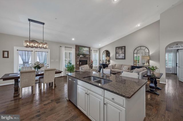 1123 LONG FARM CIR, Brunswick, MD 21716