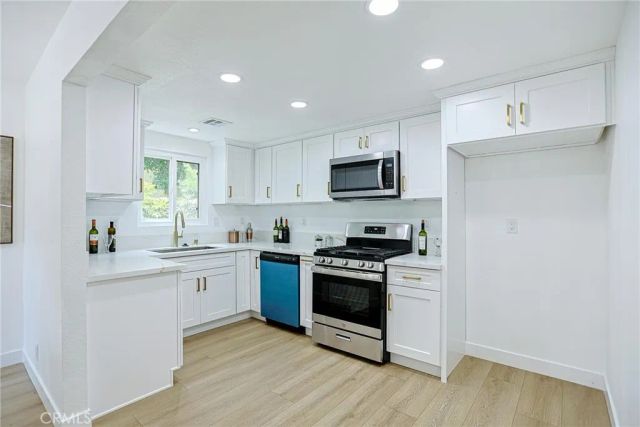 8860 La Salle 4, Cypress, CA 90630