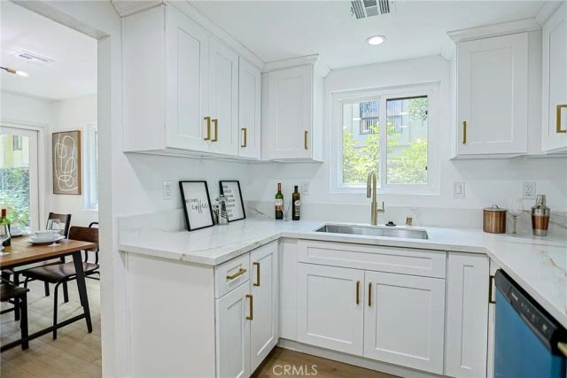 8860 La Salle 4, Cypress, CA 90630