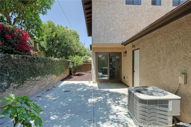 8860 La Salle 4, Cypress, CA 90630