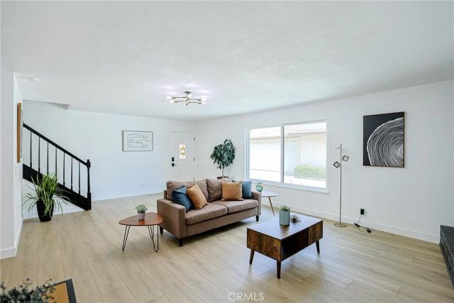 8860 La Salle 4, Cypress, CA 90630