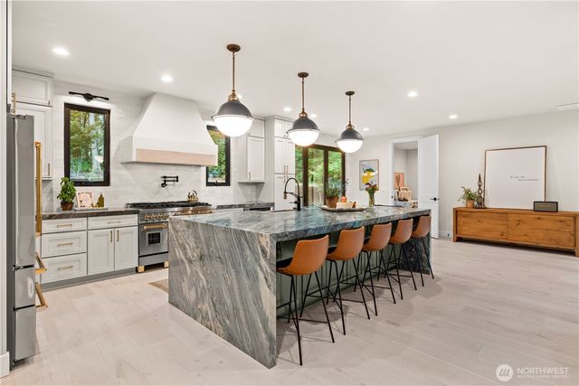 6017 53rd Street NW, Gig Harbor, WA 98335