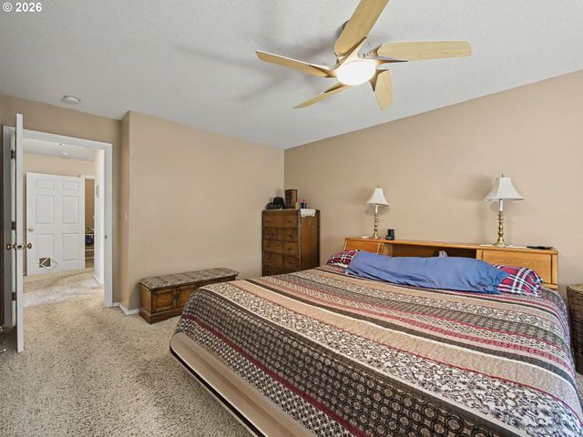 13623 BARCLAY HILLS Dr, Oregon City, OR 97045