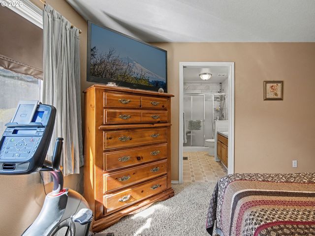 13623 BARCLAY HILLS Dr, Oregon City, OR 97045