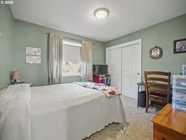 13623 BARCLAY HILLS Dr, Oregon City, OR 97045
