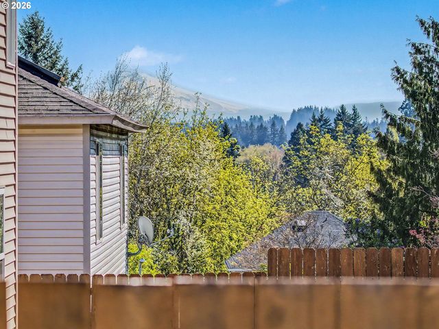 13623 BARCLAY HILLS Dr, Oregon City, OR 97045