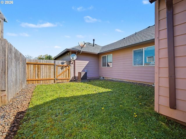 13623 BARCLAY HILLS Dr, Oregon City, OR 97045