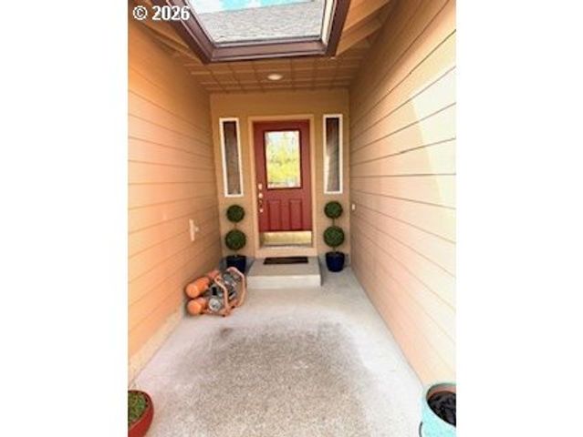 13623 BARCLAY HILLS Dr, Oregon City, OR 97045