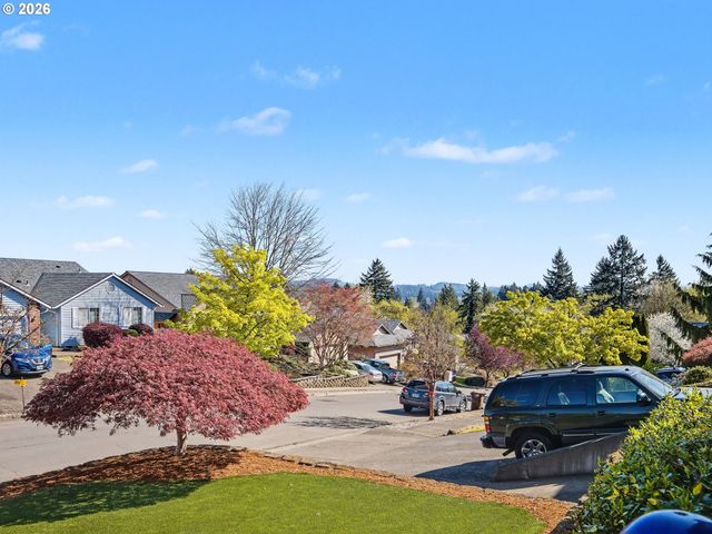 13623 BARCLAY HILLS Dr, Oregon City, OR 97045