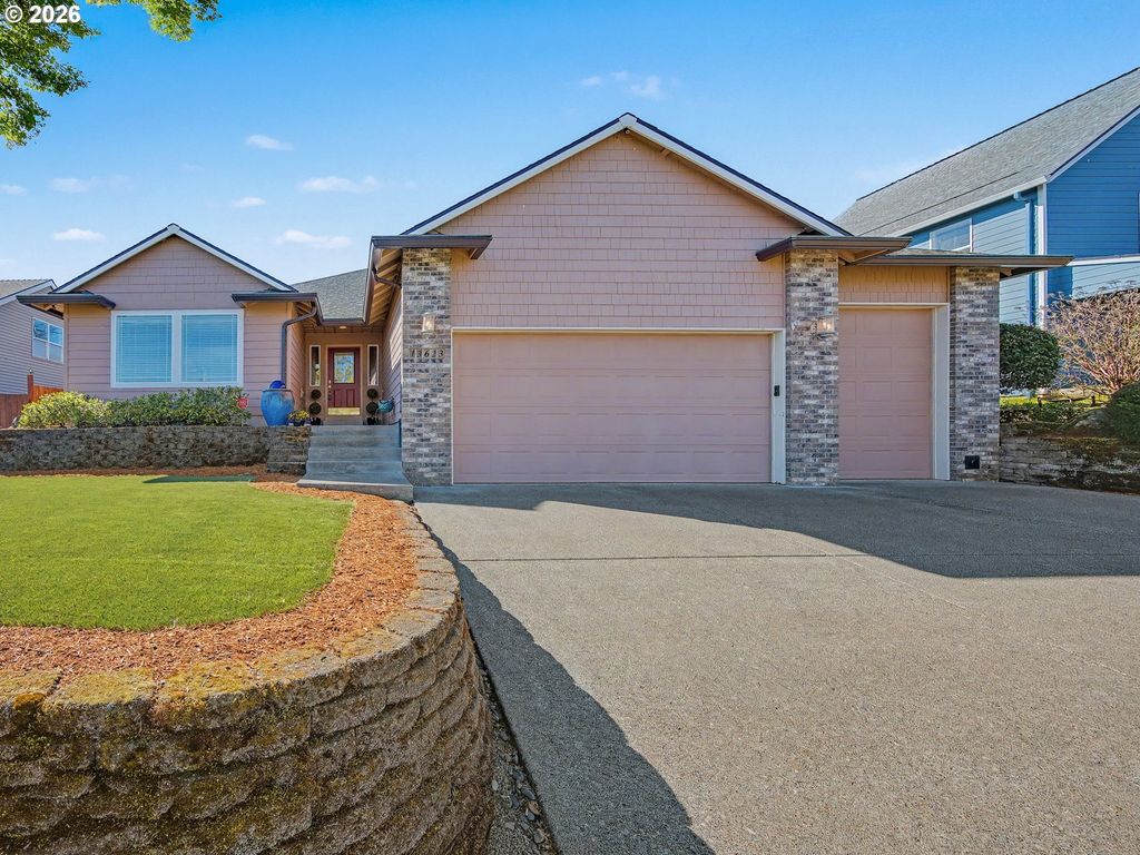 13623 BARCLAY HILLS Dr, Oregon City, OR 97045