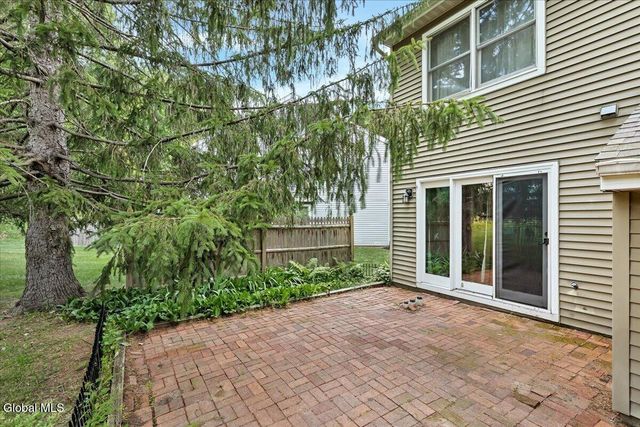 6 Wilton Court, Halfmoon, NY 12065