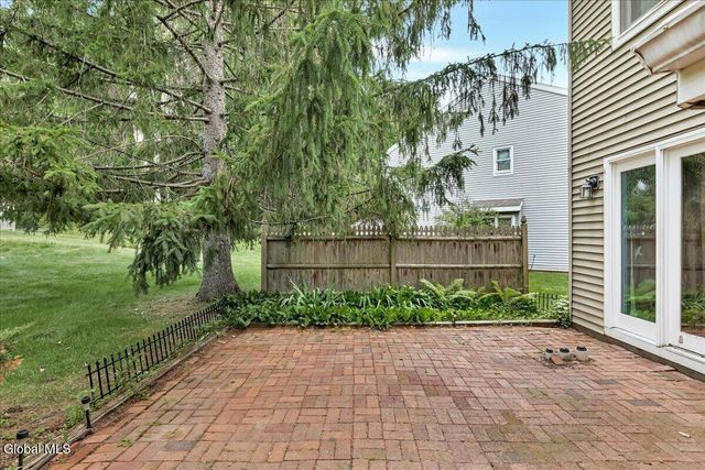 6 Wilton Court, Halfmoon, NY 12065