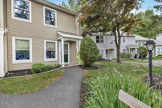 6 Wilton Court, Halfmoon, NY 12065