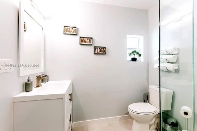 1647 NW 29th Ave, Miami, FL 33125