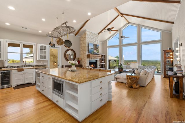 140 KUNTZ RUN, Bulverde, TX 78163