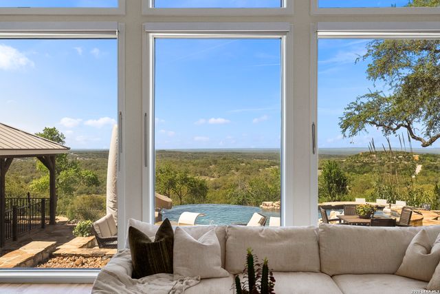 140 KUNTZ RUN, Bulverde, TX 78163