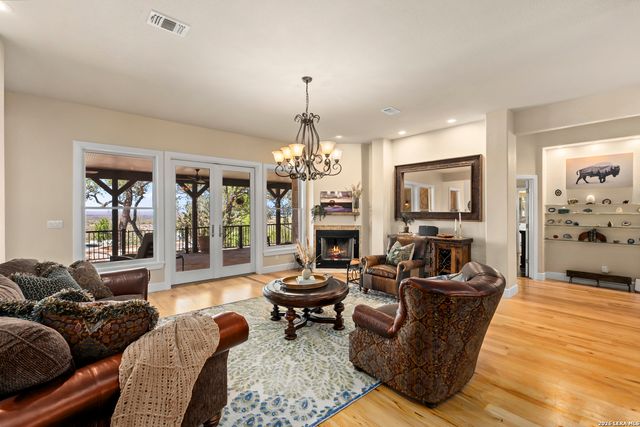 140 KUNTZ RUN, Bulverde, TX 78163