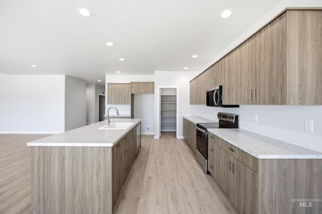 16908 Churn Ave, Nampa, ID 83651