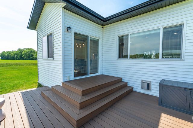 1426 SUMMERWOOD Trail W, Dilworth, MN 56529