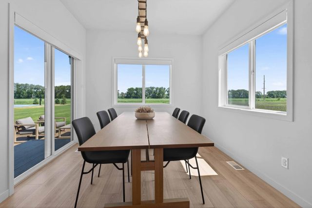 1426 SUMMERWOOD Trail W, Dilworth, MN 56529