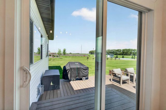 1426 SUMMERWOOD Trail W, Dilworth, MN 56529