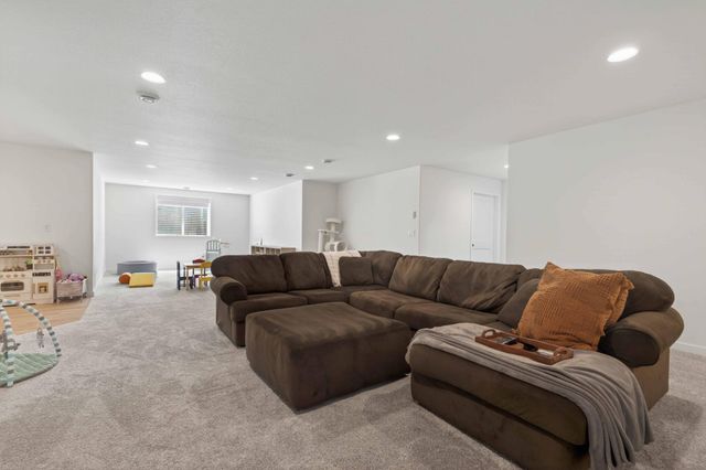 1426 SUMMERWOOD Trail W, Dilworth, MN 56529