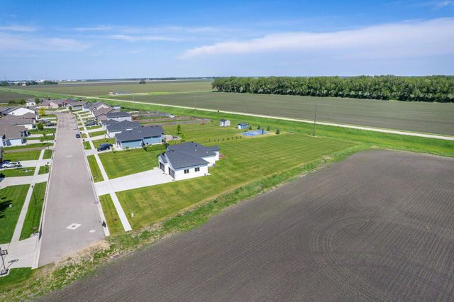 1426 SUMMERWOOD Trail W, Dilworth, MN 56529
