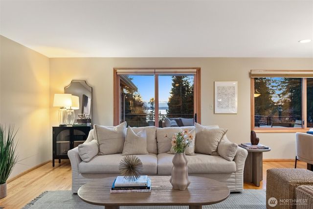 18431 High Street, Edmonds, WA 98020