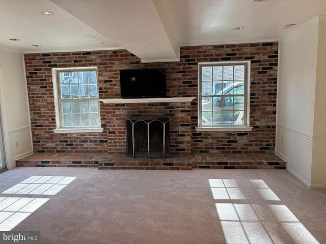 1249 DERBYSHIRE RD, Potomac, MD 20854