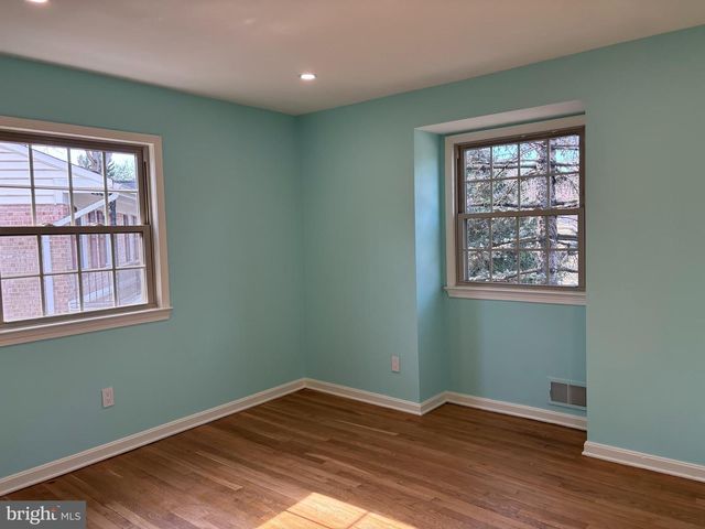 1249 DERBYSHIRE RD, Potomac, MD 20854