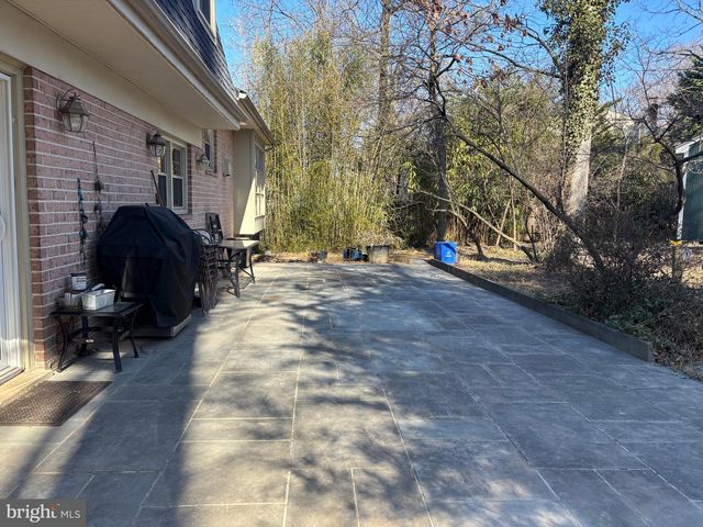1249 DERBYSHIRE RD, Potomac, MD 20854