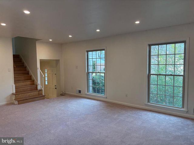 1249 DERBYSHIRE RD, Potomac, MD 20854