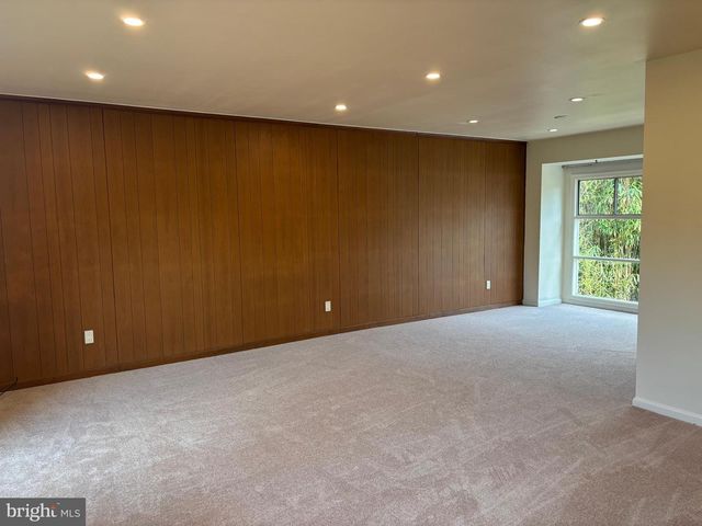 1249 DERBYSHIRE RD, Potomac, MD 20854