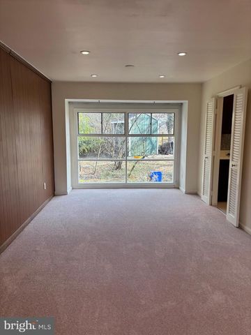 1249 DERBYSHIRE RD, Potomac, MD 20854