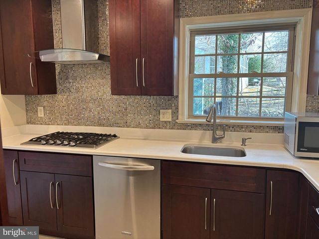1249 DERBYSHIRE RD, Potomac, MD 20854
