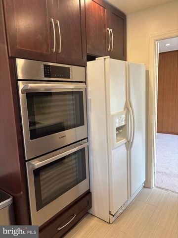 1249 DERBYSHIRE RD, Potomac, MD 20854