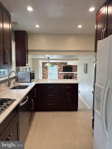 1249 DERBYSHIRE RD, Potomac, MD 20854
