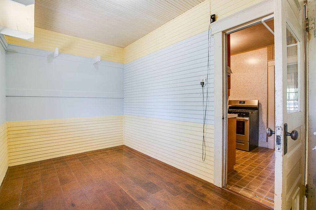 Image 15 of property listing at 1305 N 8th Street, Ballinger, TX 76821