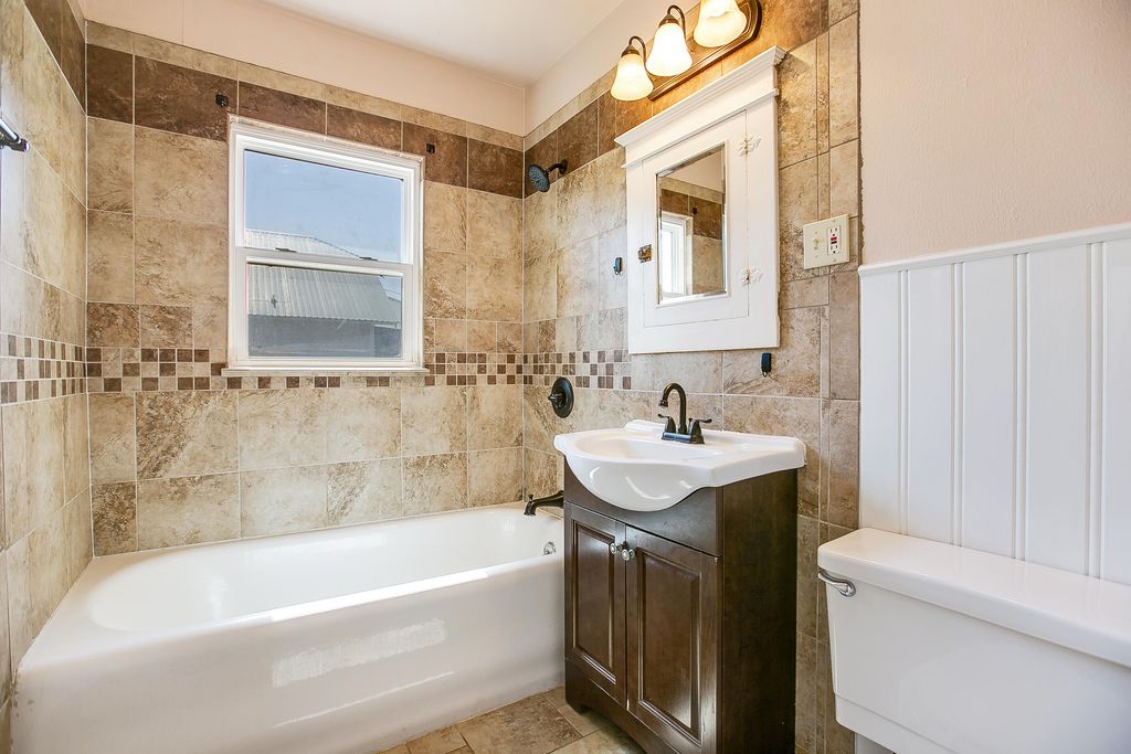 Image 19 of property listing at 1305 N 8th Street, Ballinger, TX 76821