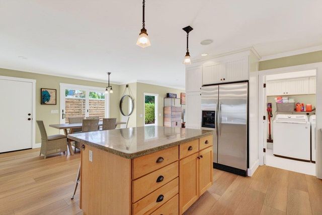 3844 Floral Court, Santa Cruz, CA 95062