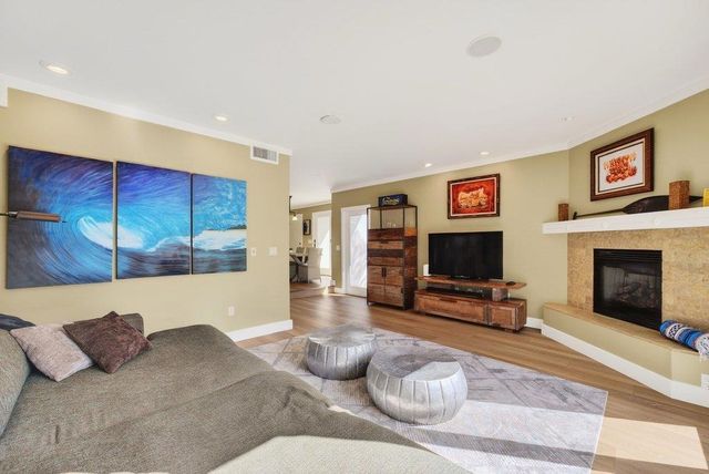 3844 Floral Court, Santa Cruz, CA 95062