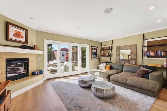 3844 Floral Court, Santa Cruz, CA 95062