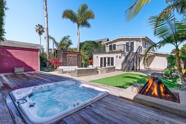 3844 Floral Court, Santa Cruz, CA 95062