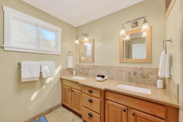 3844 Floral Court, Santa Cruz, CA 95062