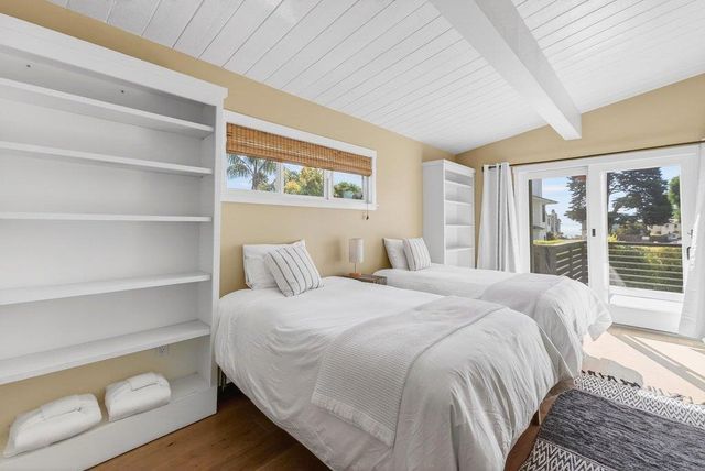 3844 Floral Court, Santa Cruz, CA 95062