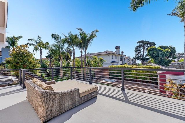 3844 Floral Court, Santa Cruz, CA 95062